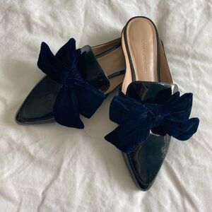 Banana Republic EUC Bow Slide